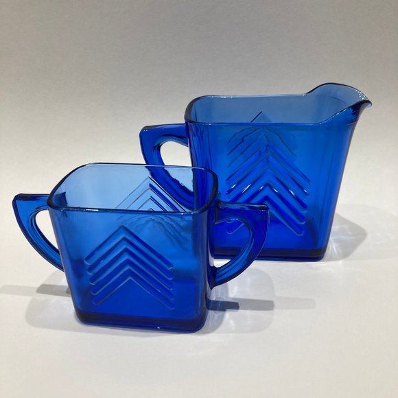 VINTAGE COBALT BLUE GLASS SUGAR AND CREAMER - Picture 15 of 15